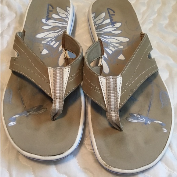 clarks shoes flip flops